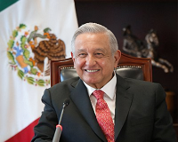 Manuel López Obrador, Presidente de México "Se trata de una violación flagrante al derecho internacional y a la soberanía de México, por lo cual le he instruido a nuestra canciller que emita un comunicado sobre este hecho autoritario, proceda de manera legal y de inmediato declare la suspensión de relaciones diplomáticas con el gobierno de Ecuador".