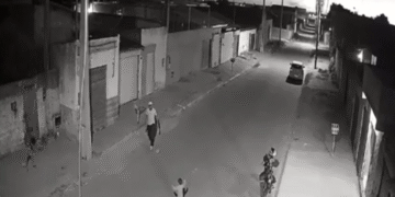 Bebé de un año muere atropellado mientras jugaba frente a su casa en Brasil